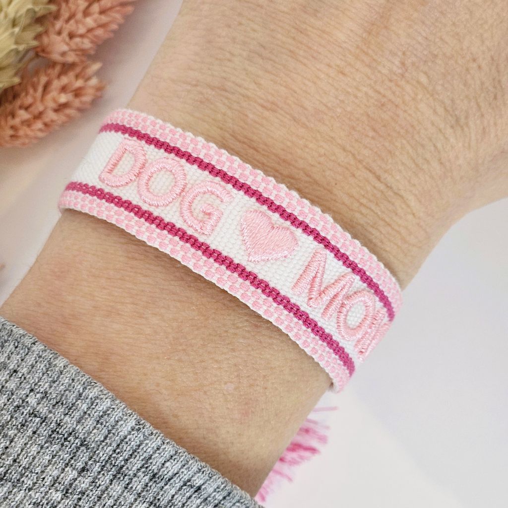 Geweven armband Dog Mom lichtroze