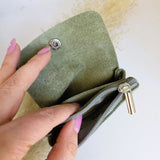 Mini suede wallet olive