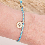 Initiaal armbandje blauw