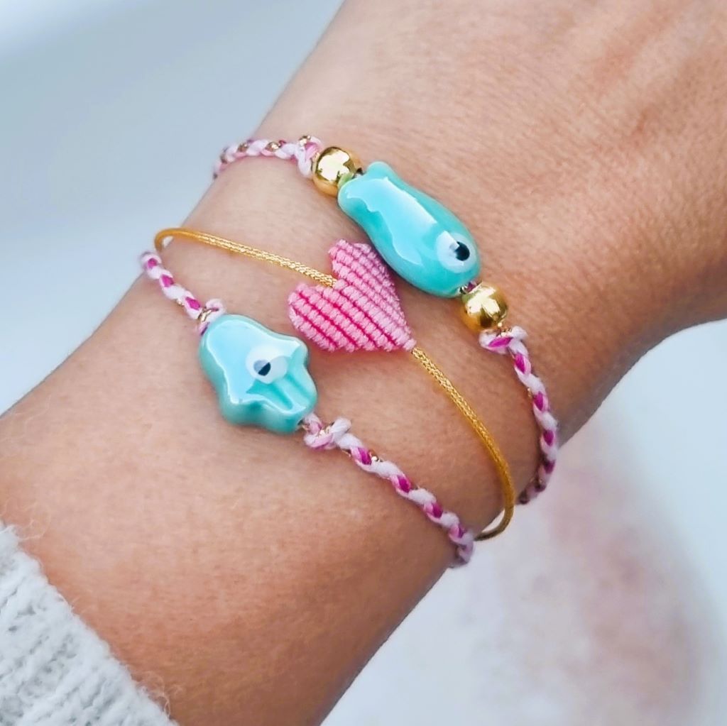 armband-keramiek-hamsa-hand-blauw-roze-ibiza-style