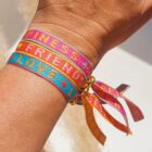 armband-geweven-lint-happiness-roze-festival-armbandje-fashion-sieraden-musthaves-ibiza-boutique