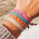 armband-geweven-lint-girlpower-roze-festival-armbandje-fashion-sieraden-musthaves-ibiza-boutique