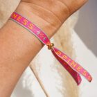 armband-geweven-lint-happiness-roze-festival-armbandje-fashion-sieraden-musthaves-ibiza-boutique