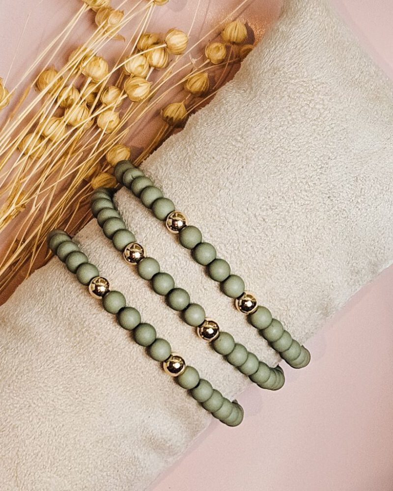 kralenarmband-groen-goud-met-verstelbare-sluiting-ibiza-style-sieraden