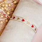 geweven-lint-armbandje-hartjes-goud-roze-ibiza-musthaves