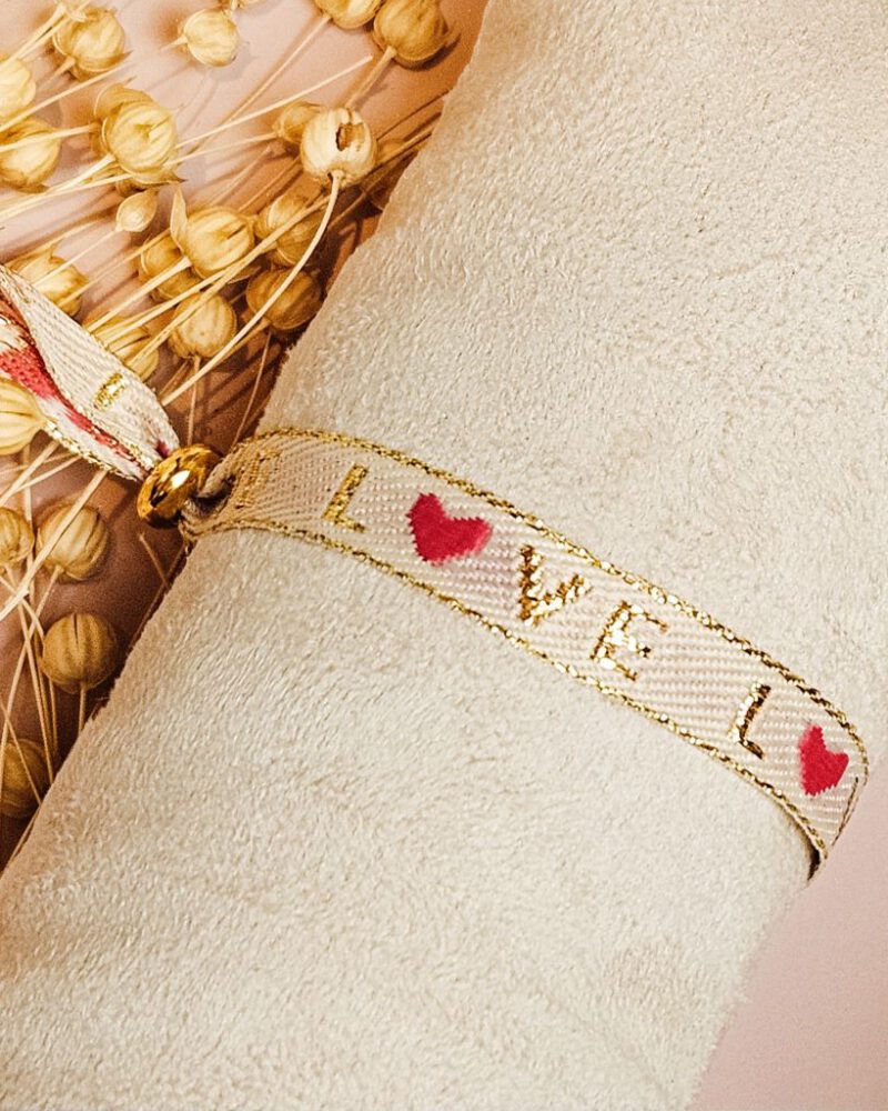 geweven-lint-armbandje-love-roze-ibiza-musthaves