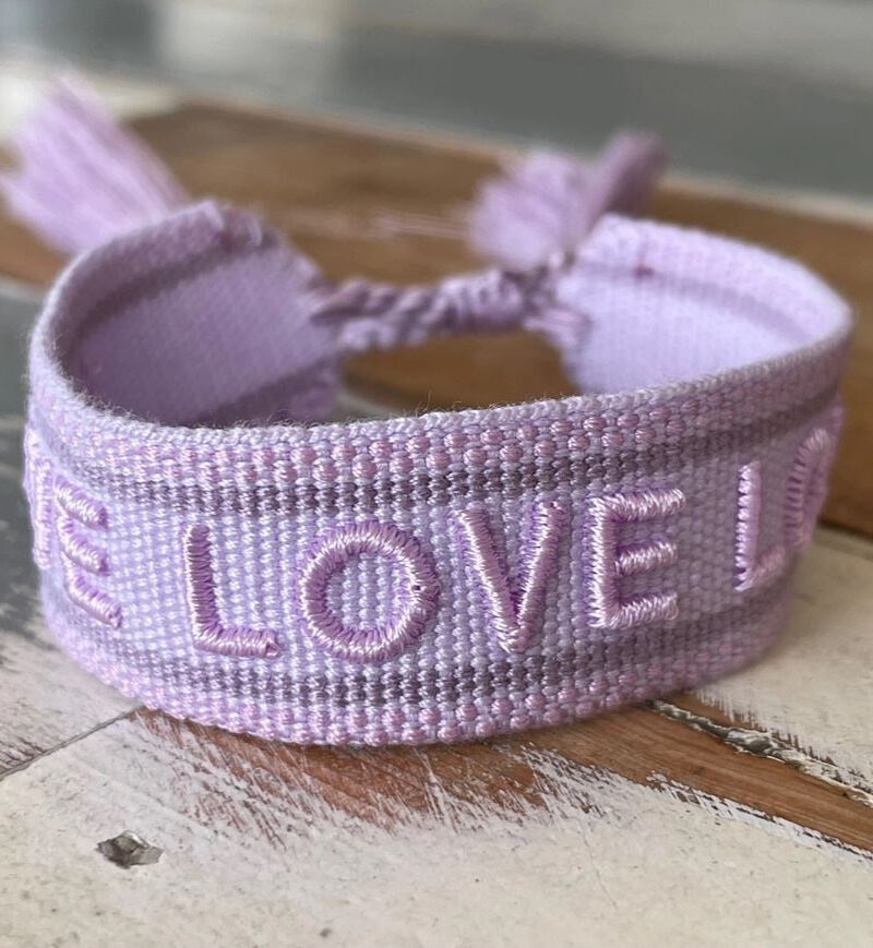 geweven-armband-love-lila-paars-statement-bracelet