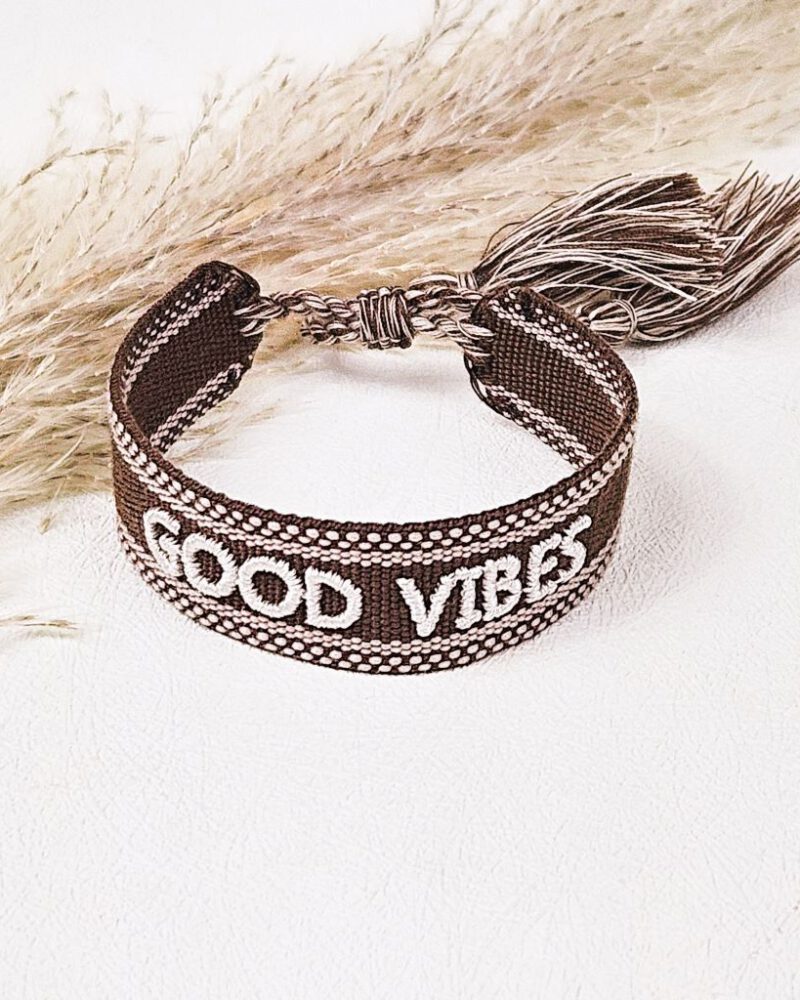 geweven-armband-good-vibes-bruin-statement-bracelet