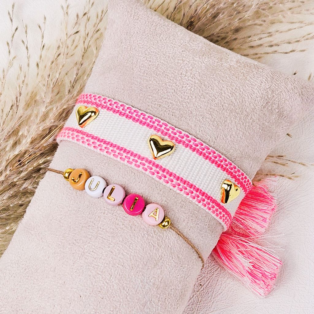 geweven-armband-wit-met-roze-gouden-hartjes-statement-bracelet