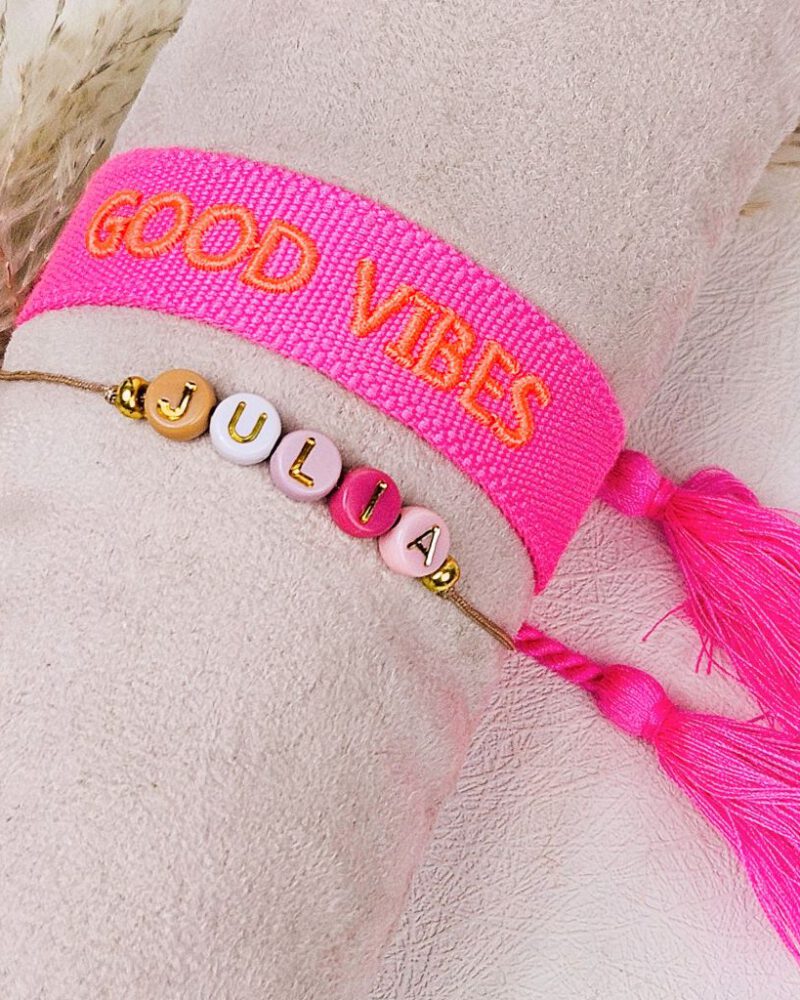 geweven-armband-good-vibes-roze-statement-bracelet