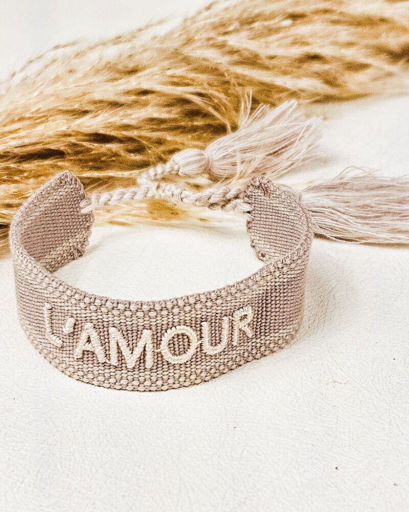 geweven-armband-l'amour-beige-statement-bracelet