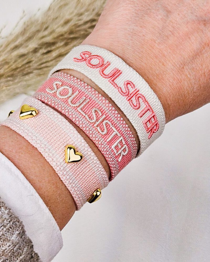 geweven-armband-ecru-roze-soulsister-friends-statement-bracelet
