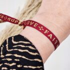 lint-armbandje-ibiza-armband-love-faith-hope-rood-goud