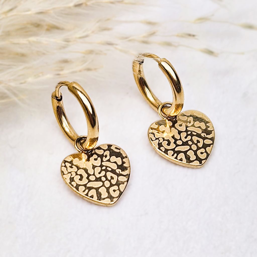 oorbellen-leopard-hartje-goud-oorringen