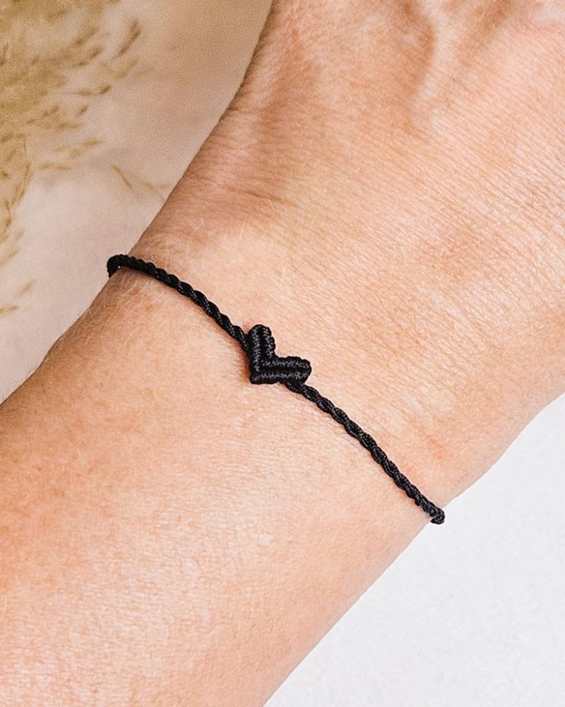 ibiza-armband-zwart-hartje