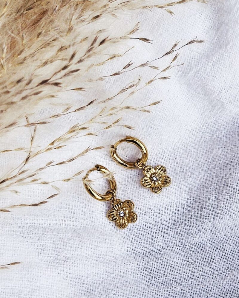 oorbellen-flower-small-gold