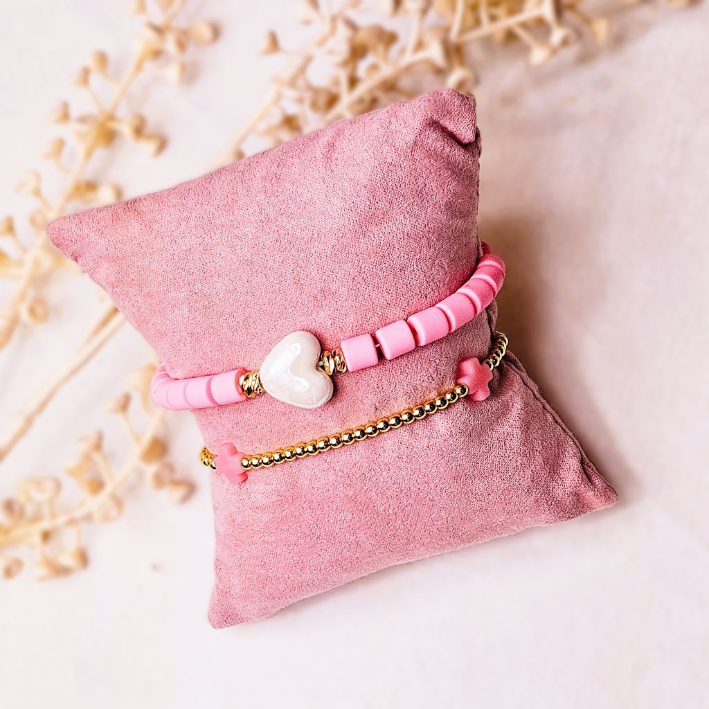 kralen-armband-ibiza-style-met-hartje-roze-wit