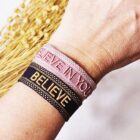 geweven-statement-armband-navy-believe